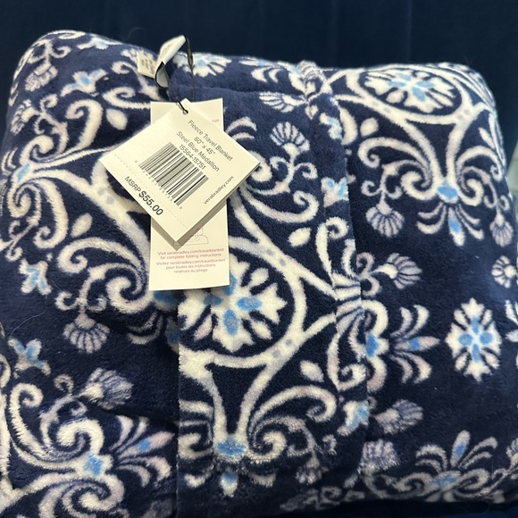 Vera Bradley Plush Fleece Travel Blanket - Navy Floral - Picture 2 of 3